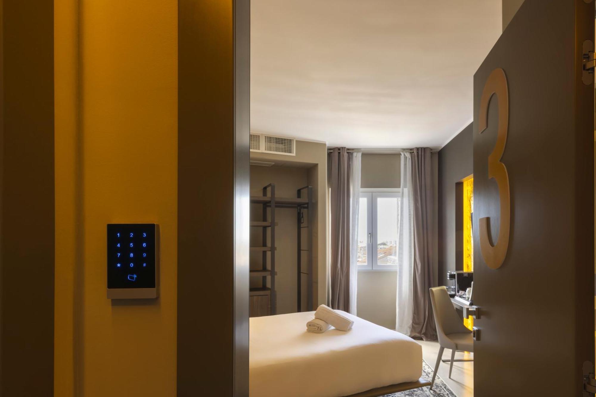 Milestone (Adults Only) Bed & Breakfast Quartu Sant'Elena Exterior photo