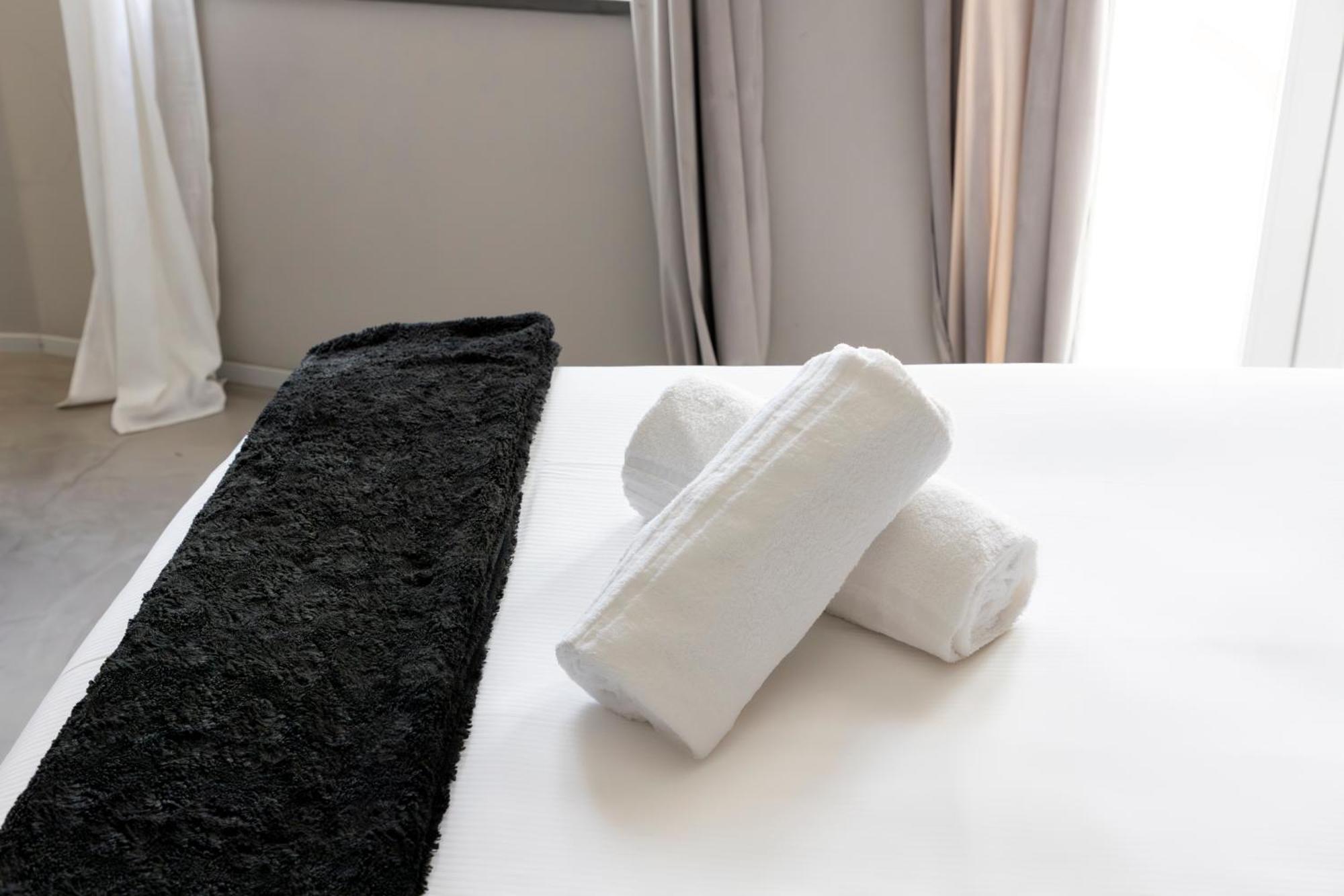 Milestone (Adults Only) Bed & Breakfast Quartu Sant'Elena Exterior photo